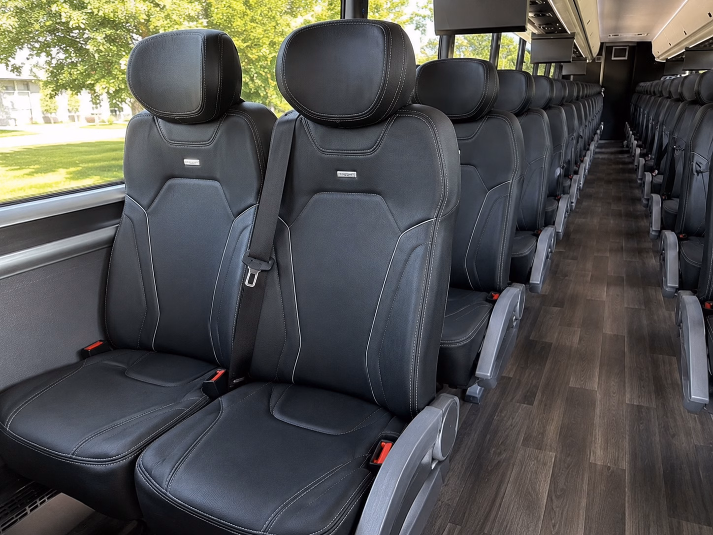 bachelorette wine tour buses from pittsburgh hotels to the strip district and beyond