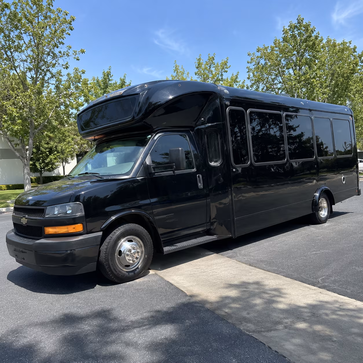 pittsburgh 15 passenger party bus